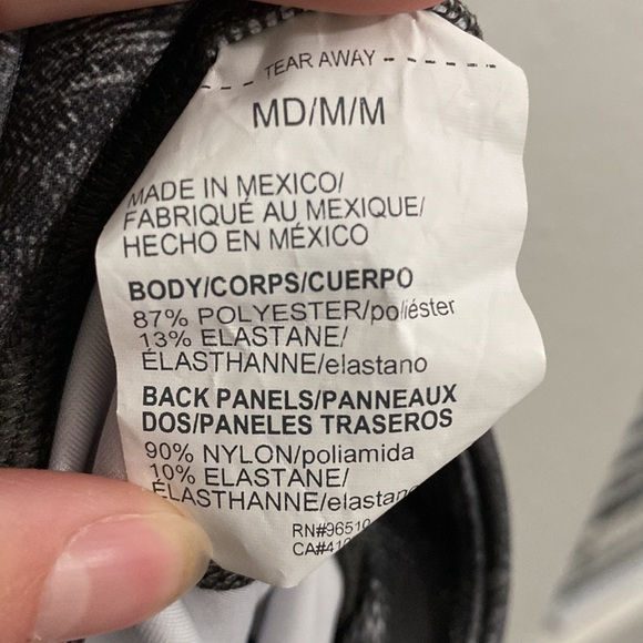 Under Amour Gray Patterned Capri - Picture 9 of 9